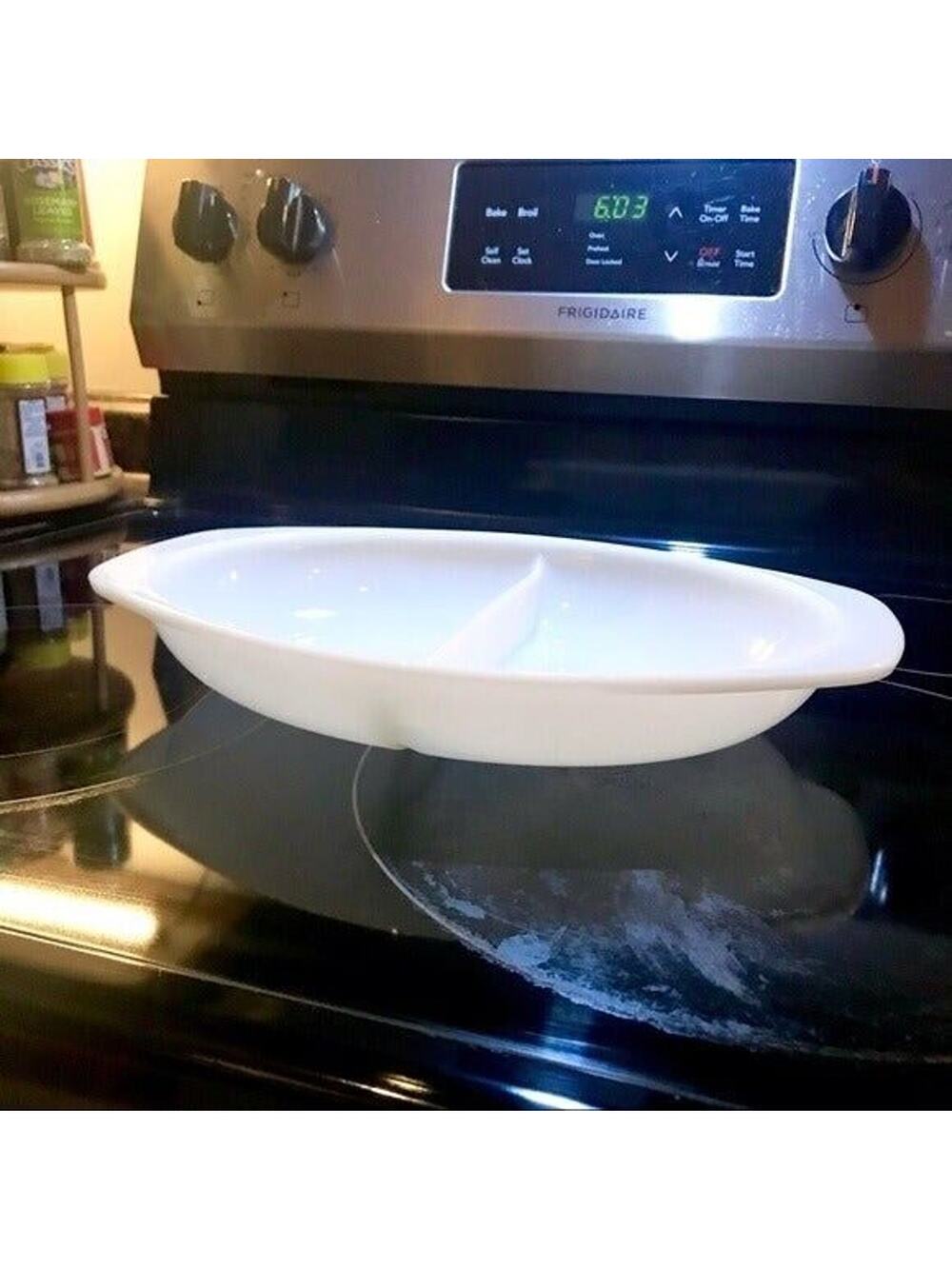 Pyrex Vintage 1.5 Quart Serving Platter in White Milk Glass Number 1063